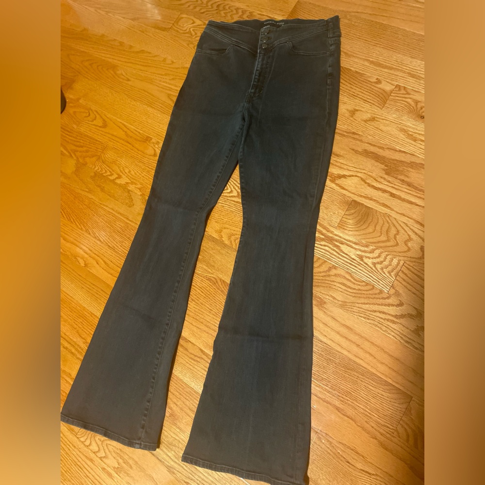 Veronica Beard 3 Button Flare faded-style black jeans